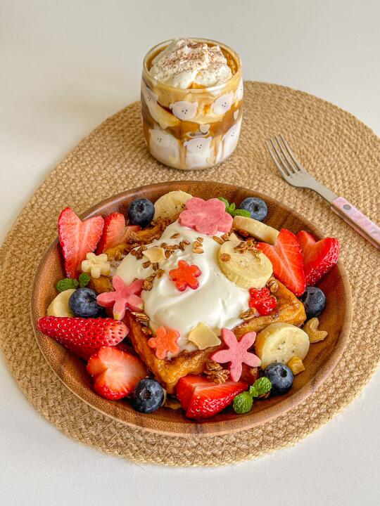 春日brunch🍌水果奶油法式吐司🍞维也纳咖啡