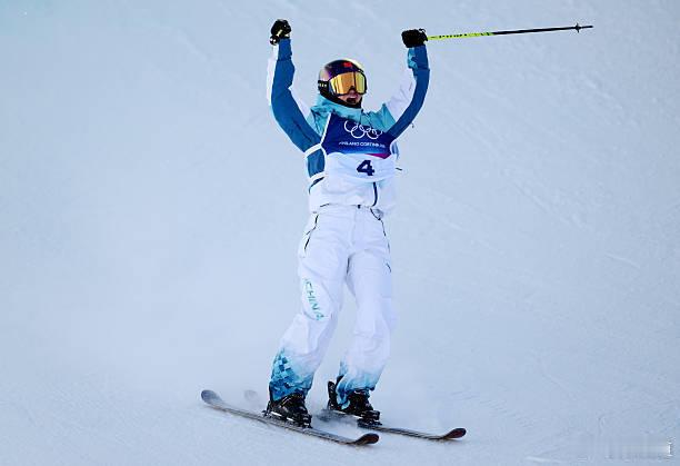 女子U型场地决赛李方慧第二滑91.50分谷爱凌第一，李方慧第二！ 谷爱凌是难度大