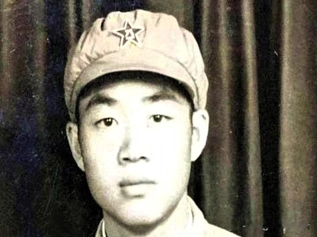 1951年，志愿军张典文擅自朝美军帐篷开了一炮，连长大怒，正要处罚他时，团长紧急