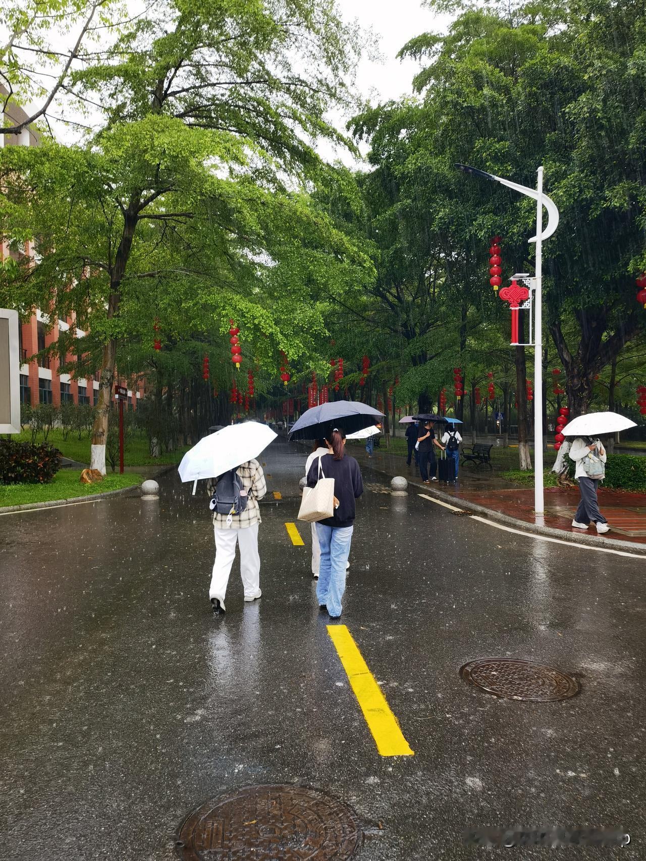 一夜入“凉秋”？广州“速冻”降温10℃！好消息是：强对流将暂时“撤退”……

广