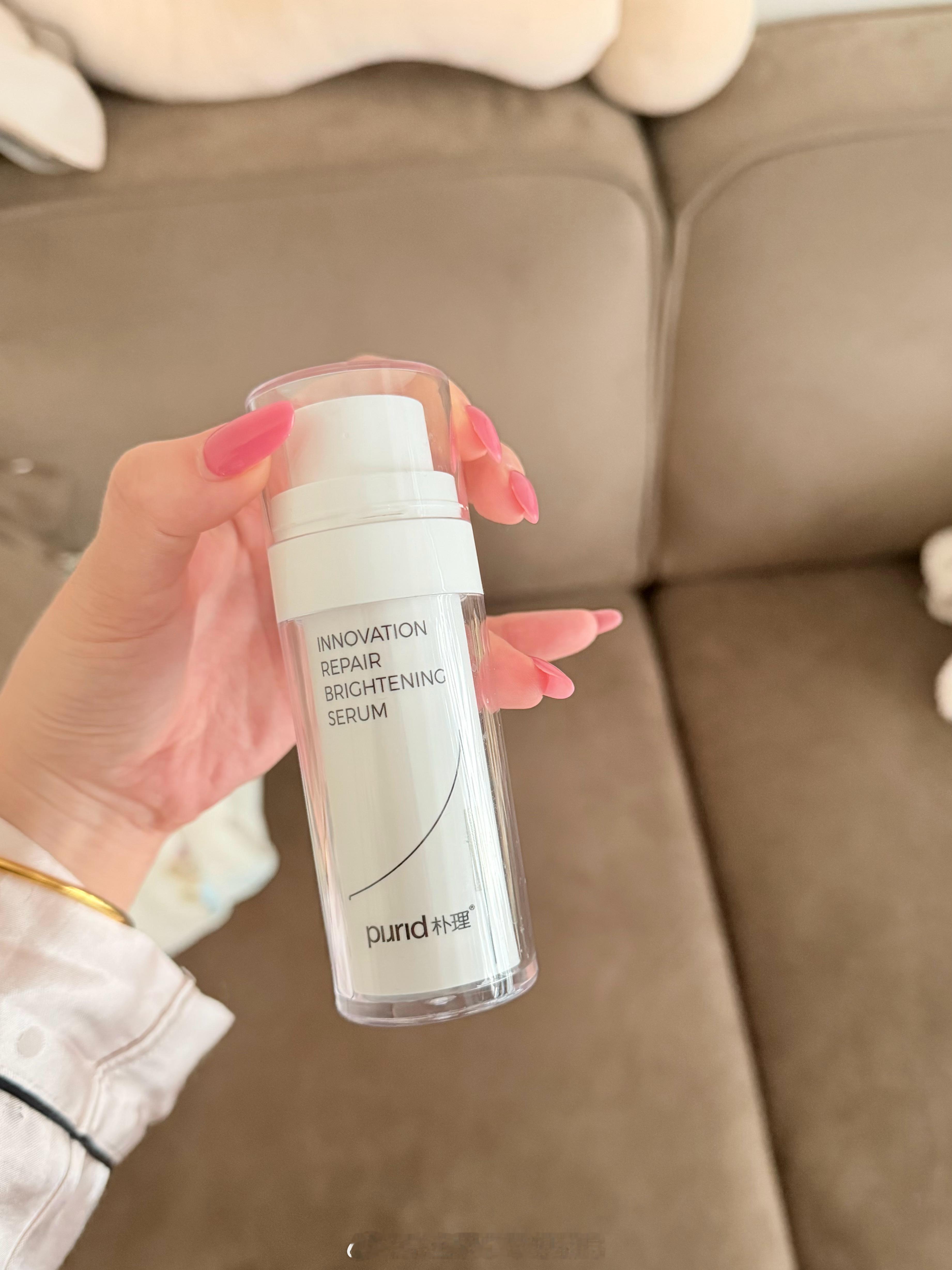 好嫩啊啊啊啊！最近不是连着失眠吗 感觉皮肤还是稳稳的有光泽～看不出啥熬夜的痕迹朴