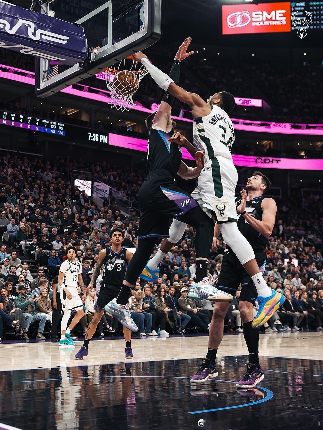 扣篮最霸道的球队？雄鹿官方响应NBA扣篮周，字母哥多次入镜nba话题讨论 ​​​