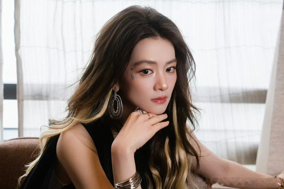 陈昊宇老友正常聚餐陈昊宇赴美全程为广告拍摄 赴美全程为广告拍摄公务行程，期间仅与