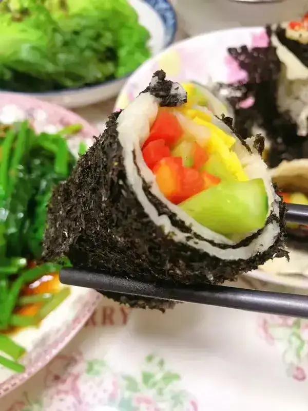 新年新气象！马踏飞燕时来运转！全家团圆喜开怀！一起动手丰衣足食，紫薯球加紫菜包饭