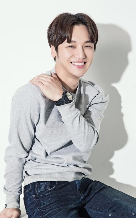 历史性一刻！少女时代出道多年，终于迎来第一位结婚成员——Tiffany最好的爱情