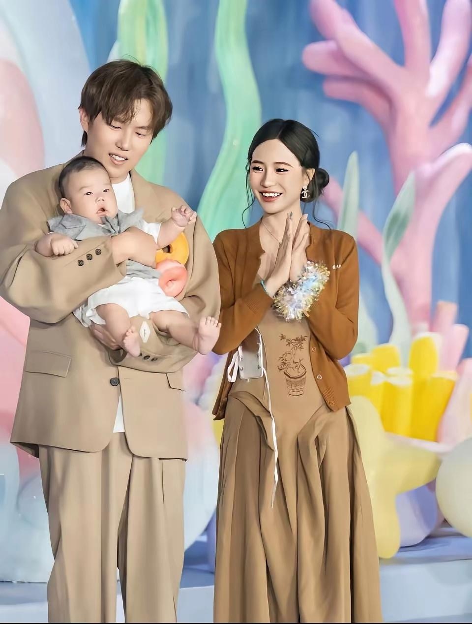 我现在越来越不理解这些网红，像那个大网红小鱼海棠，为了卖货，无所不用其极，明明娃