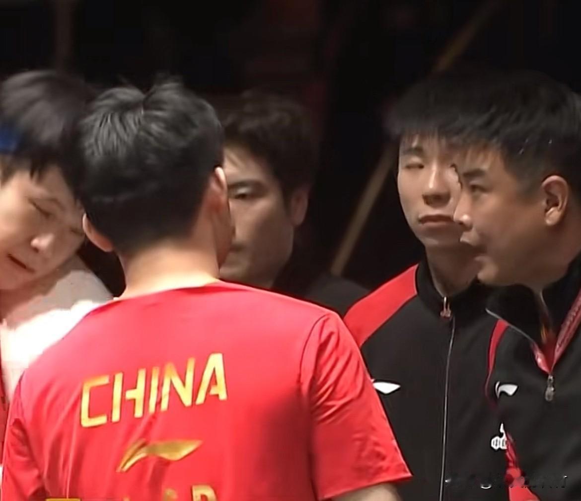 想夸夸小石头林诗栋
林诗栋6号的比赛打的非常好
上午林诗栋王楚钦1:2户上隼辅篠