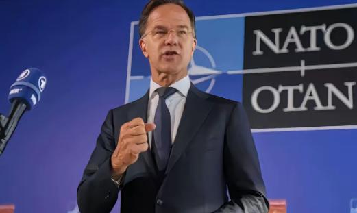 北约秘书长吕特，今天在美国那边直接把话挑明了。他当着在场所有人的面，特意把中国和