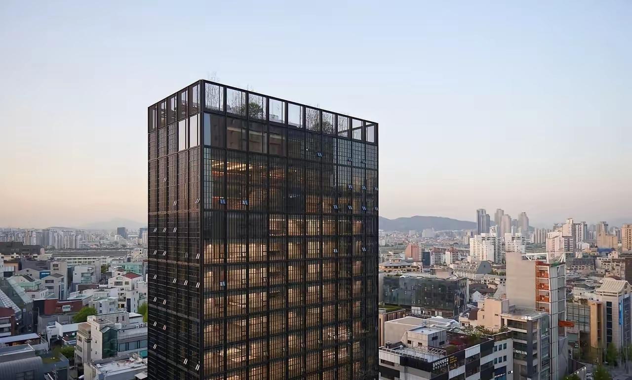 快讯！快讯！
​据韩国媒体报道，韩国新世界集团和阿里巴巴签署协议，打算一起帮韩国