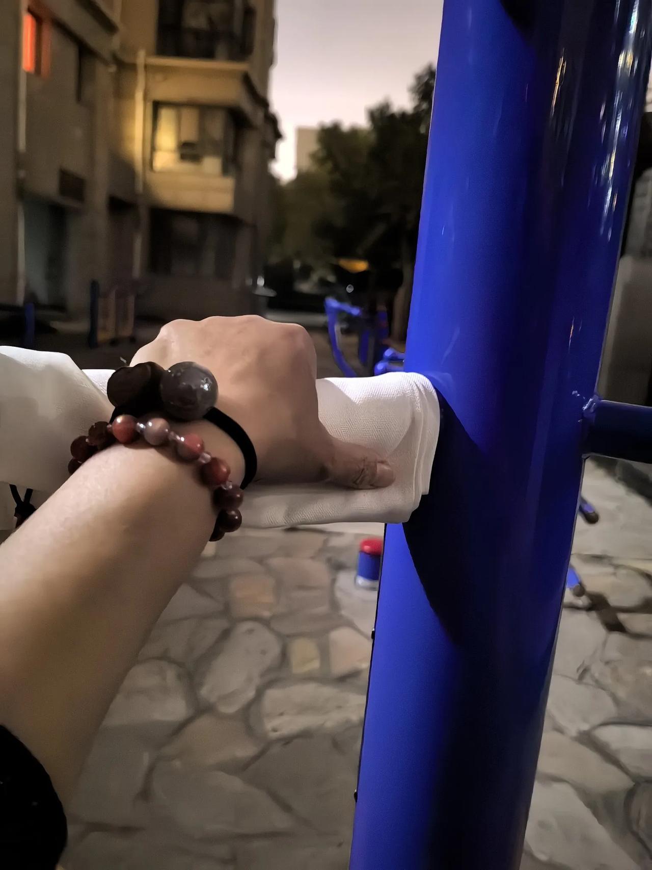 专场

今晚就我一个人在健身区锻炼，太舒服了，好几个时段我都是闭着眼睛在晃悠，还