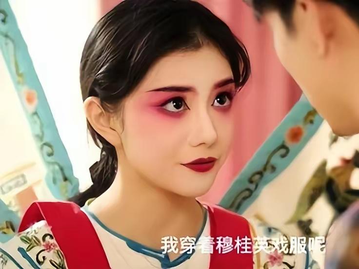 刘红兵死了。
那个曾经不可一世的高干子弟，为了儿子跑去开出租。凑够手术费那天，被
