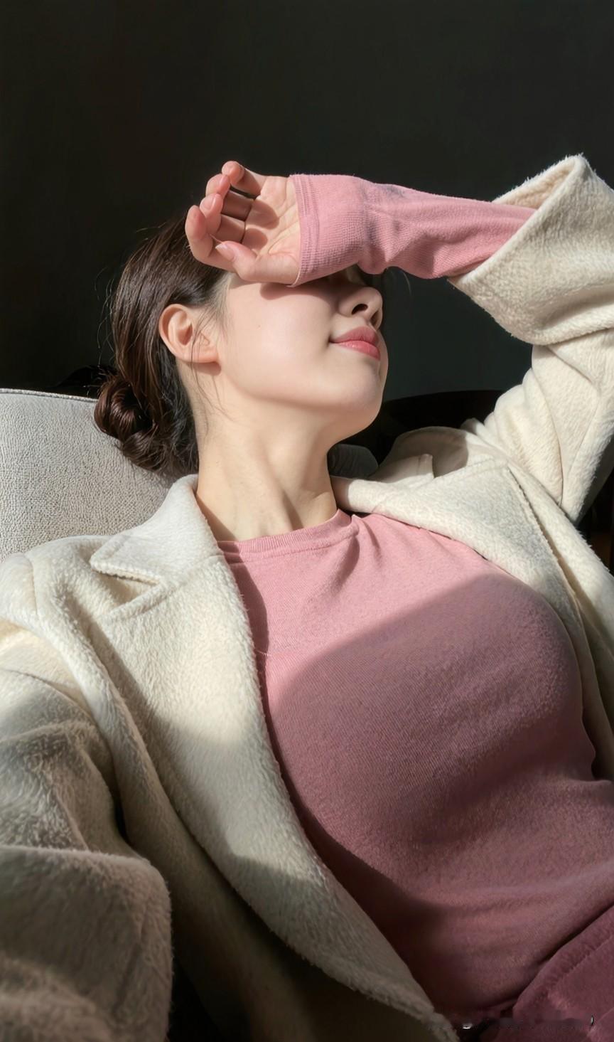 真正的恋爱，
是两个人并肩前行，
共同成长，
是彼此成为更好的自己，
而不是生活