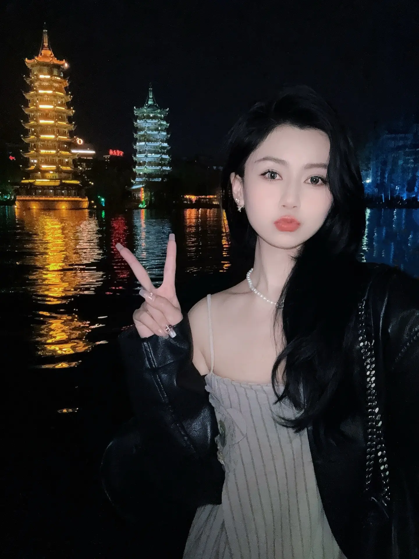 和舒服的人深交 和善良的人来往 我身边有最好的你们 晚安😴