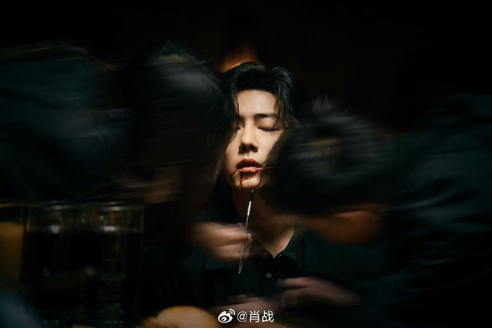 肖战晒齐夏剧照肖战齐夏杀青晒照 期待肖战齐夏，每一张剧照都好有质感 