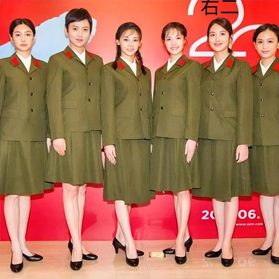右二最美，感觉她跟刘亦菲长的最像[比心]，她拍的电影也看过，她演的美剧也追过，可