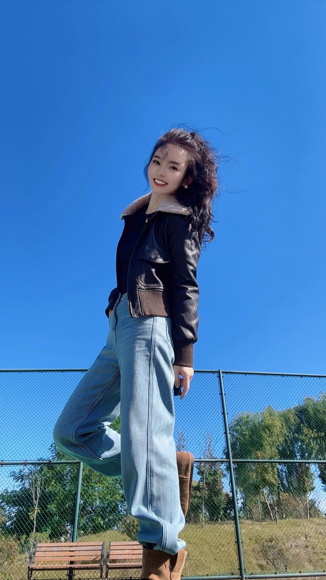 能自己扛，就别声张，做一个勇敢的女人，承受命运给你安排的一切！