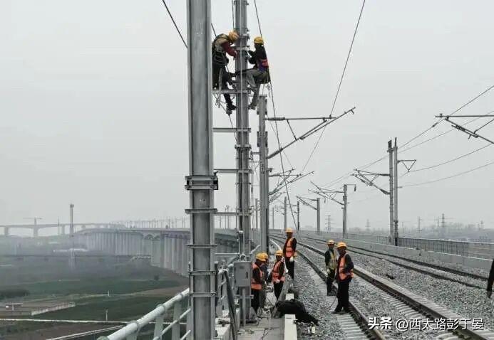 西延高铁耿镇至西安东段收尾在即，将与西安东站、西十高铁同步开通

西延高铁（耿镇