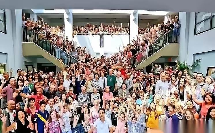 800多人的家族聚会，这是怎样的一个场面？我们家6代人，也就100多号人，在我们