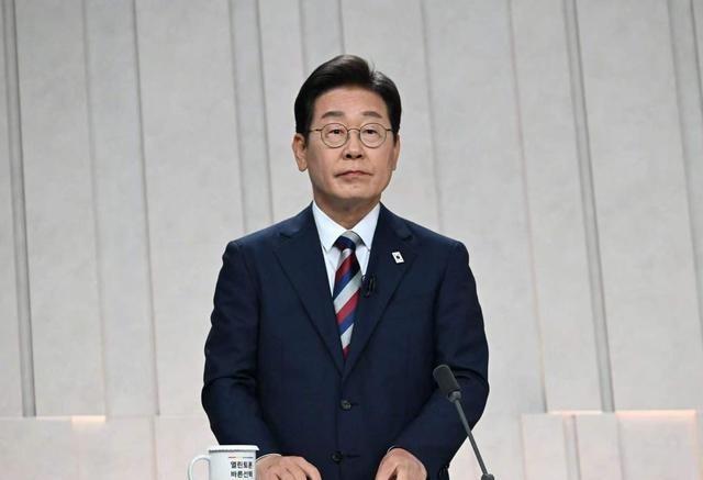 李在明的天塌了，就在他心心念念想和朝鲜改善关系的时候，金正恩却表示，朝鲜将韩国视