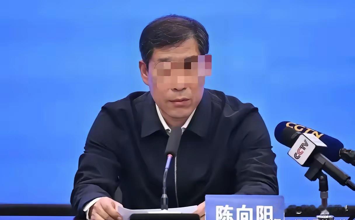 长治的陈向阳今晚估计睡不着了，刚辞去职务仅仅二十多天，就进去了。
​1969年出