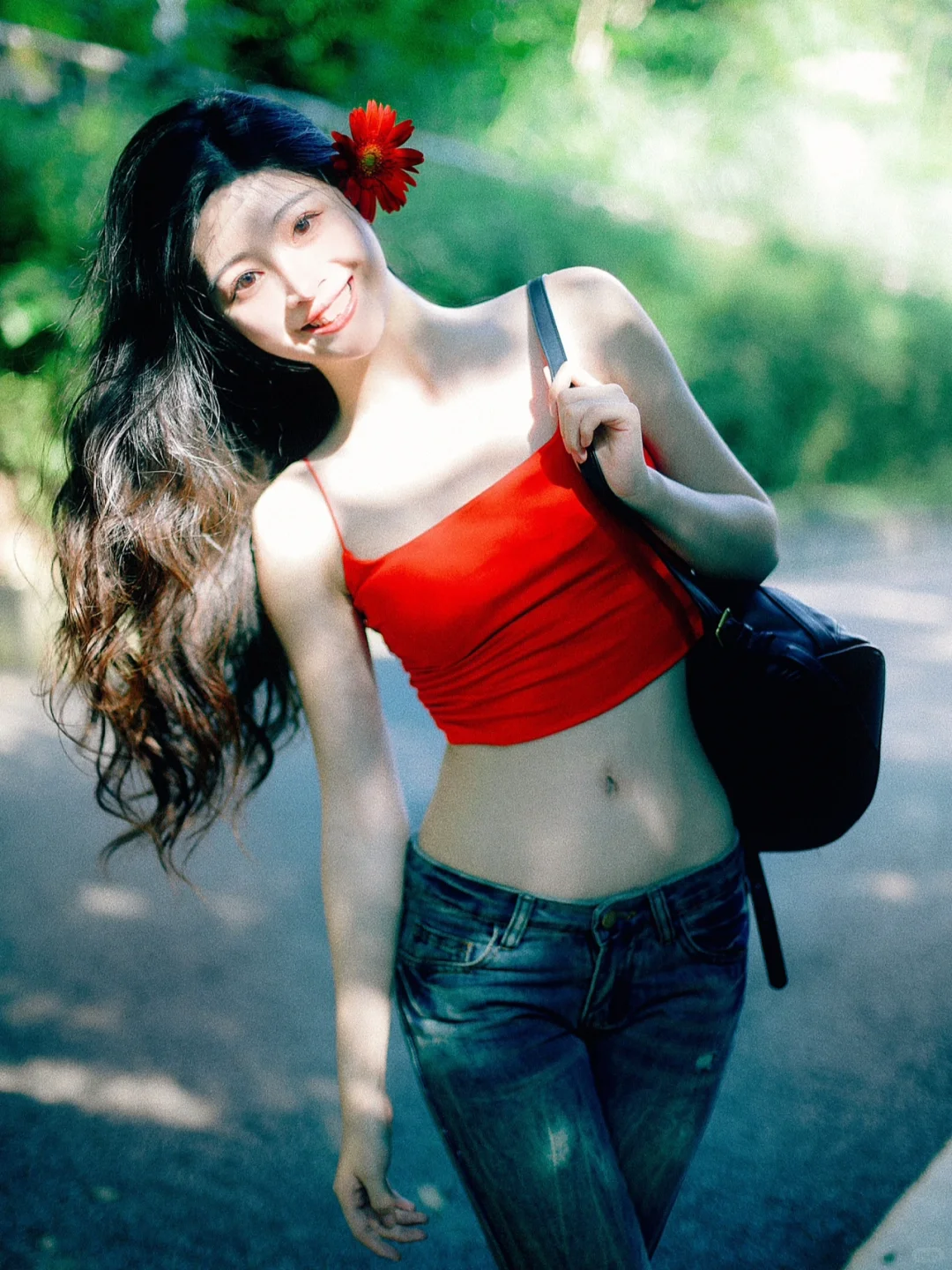 腰臀比+大波浪+生命力就是我的必杀技