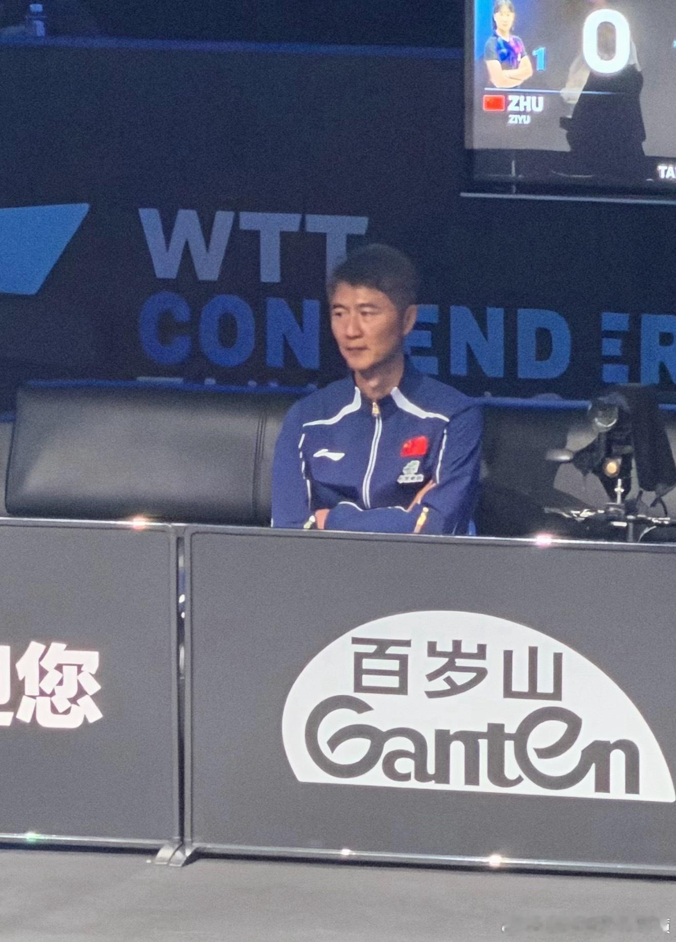 朱梓予1-0长崎美柚（14-12）温瑞博1-0蔡劭恒覃予萱1-1舒麟茜这个教练是