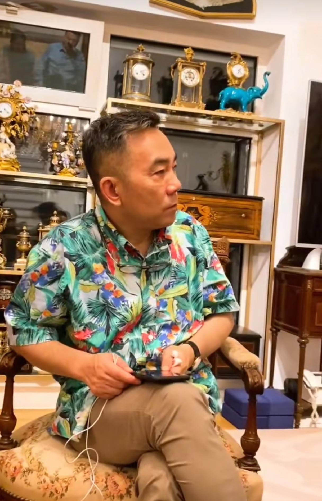 杨议的麻烦还在后面！
当年他开美术馆，欠了一屁股饥荒，卖了家里好几套别墅和房子，