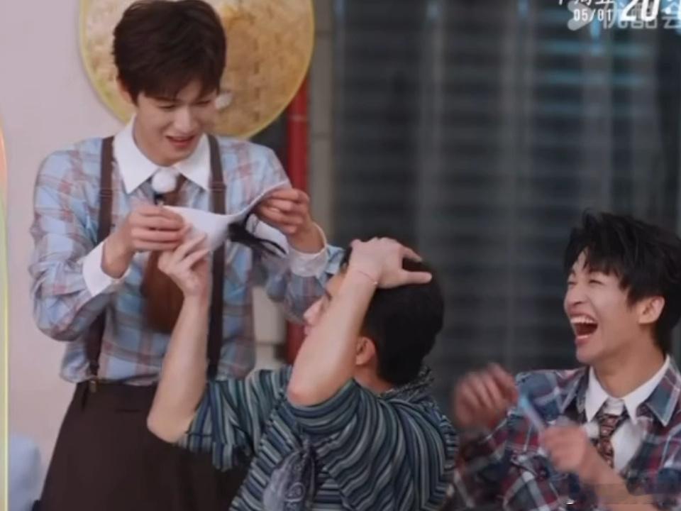 李昀锐就这么小心翼翼的闯祸了李昀锐又闯祸了全网捕捉闯祸小能手李昀锐，越小心越容易