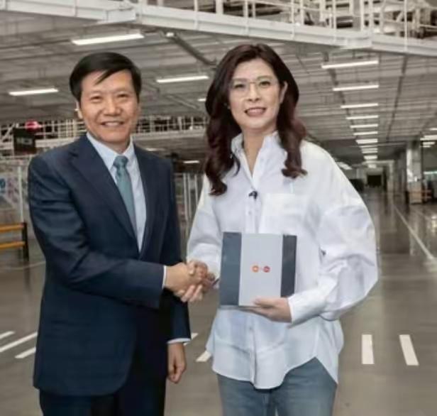 雷军出面接待台湾客人了！
今天（4月12日），台湾客人一行参观了位于北京经济开发