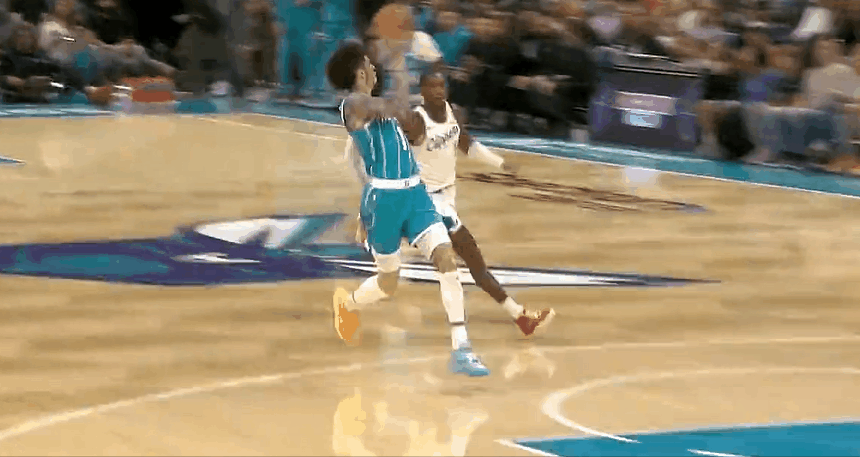 快船别失误！快船真是拦不住米勒这样天赋，跳的太高了完成暴扣



快船防守差点意