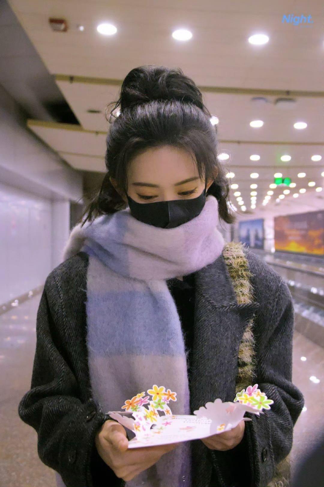 孟子义心疼被欺负的粉丝   孟子义和粉丝的爱从来都是双向奔赴的呀，而且这种爱也是