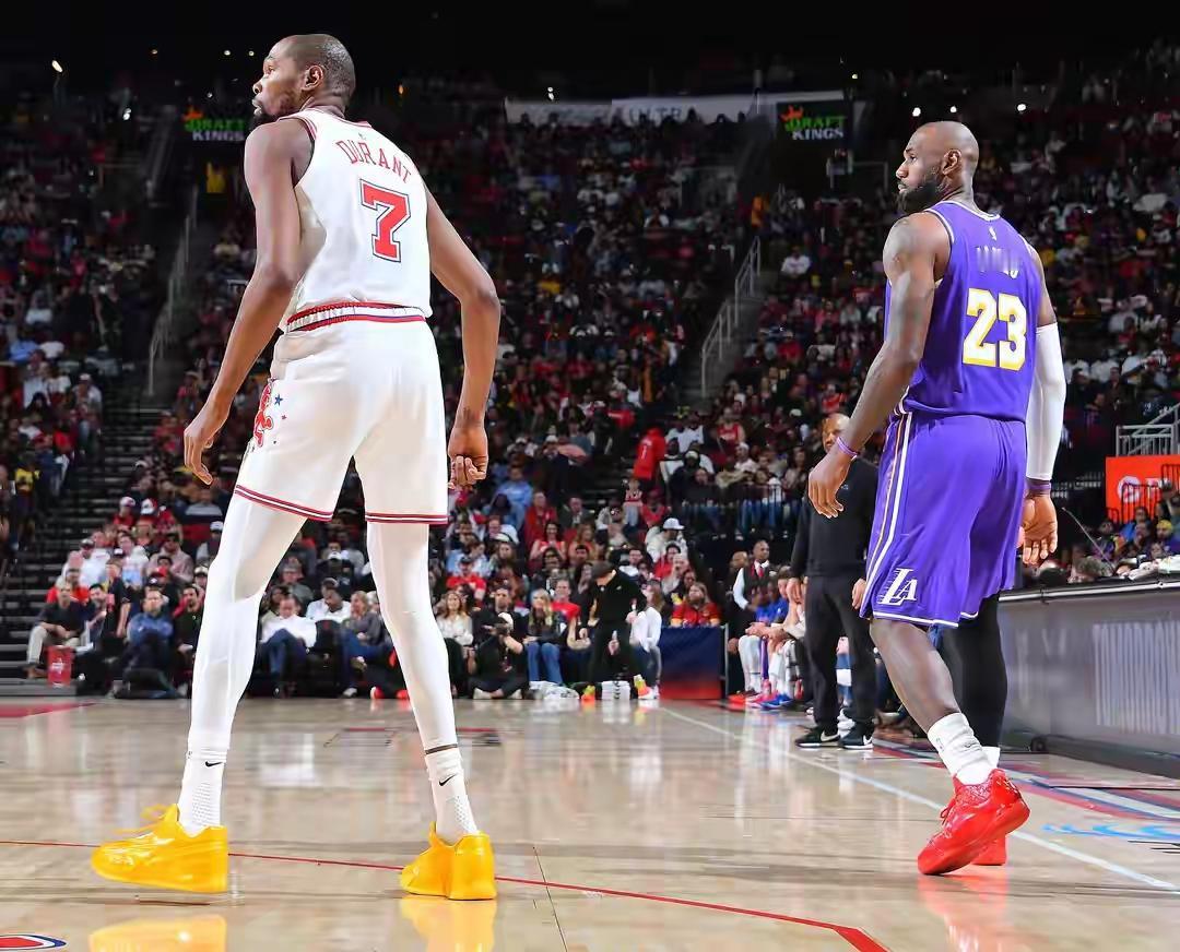 杜兰特真的尽力了，还是带不动火箭，休赛期会再次提出交易申请吗？
一、杜兰特的发挥