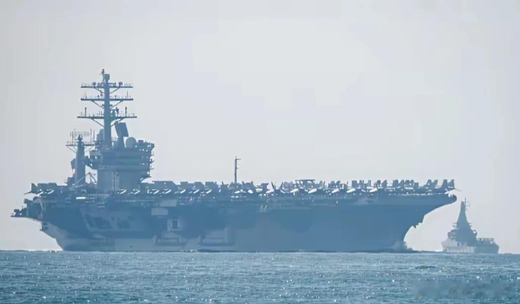 美军“尼米兹”号南海单日双坠机：风险溯源与安全警示 美国近期正式宣布，就南海海域