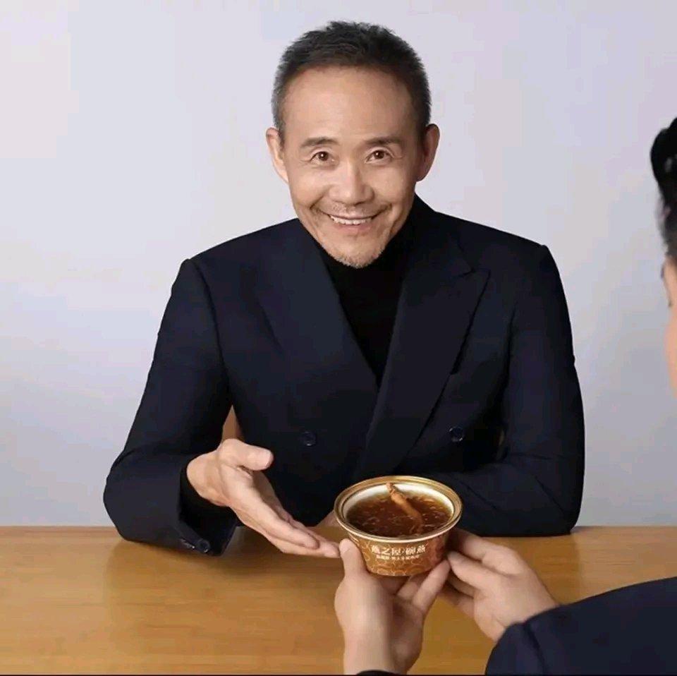 74岁的王石和刘晓庆还在挣钱，真让人忍不住琢磨。王石，万科创始人，2017年卸任
