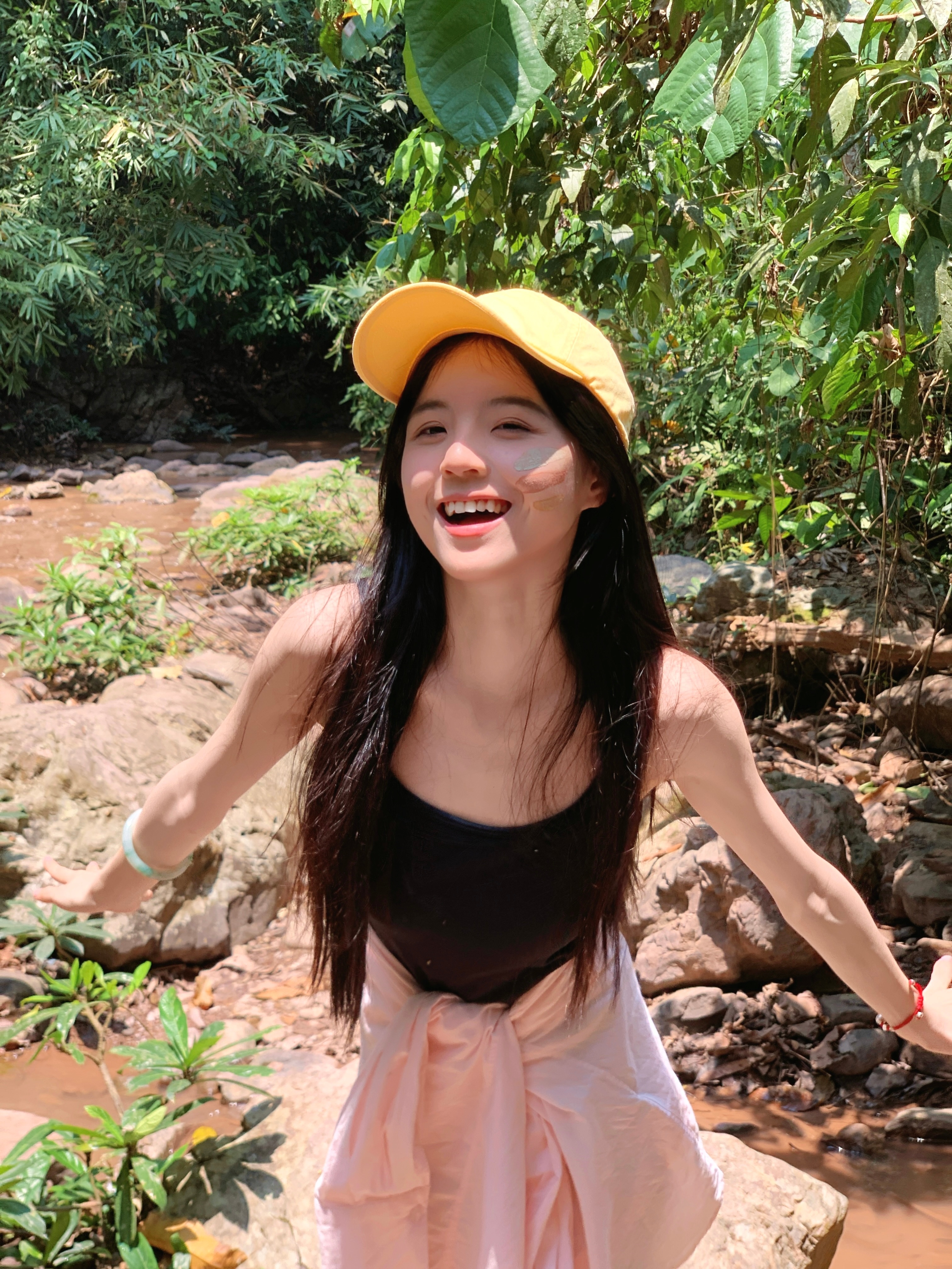 大自然给予我的生命力🪨🌴西双版纳的最后一天来基诺山徒步了 报了一个六人团一起