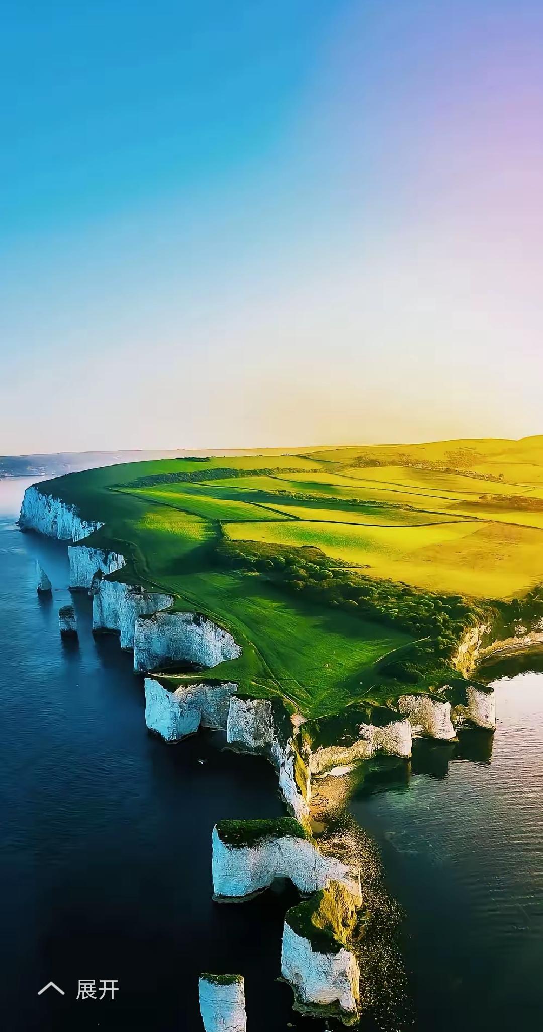 一个退休老人感悟：

"退休后狠狠玩了五年，全国各地跑了个遍，最后发现：旅游对老