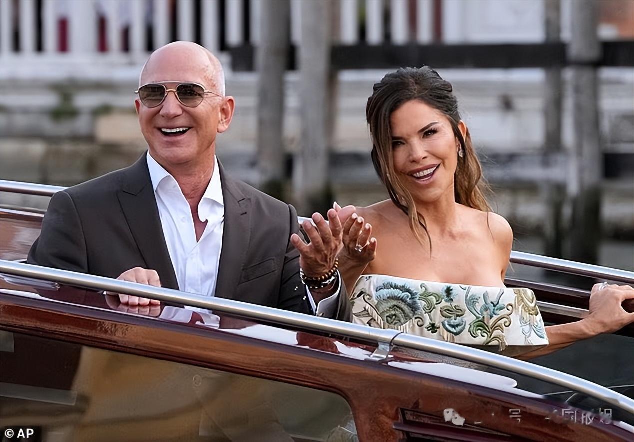 前首富贝索斯56岁老婆要为爱生娃？称和丈夫恩爱与钱无关