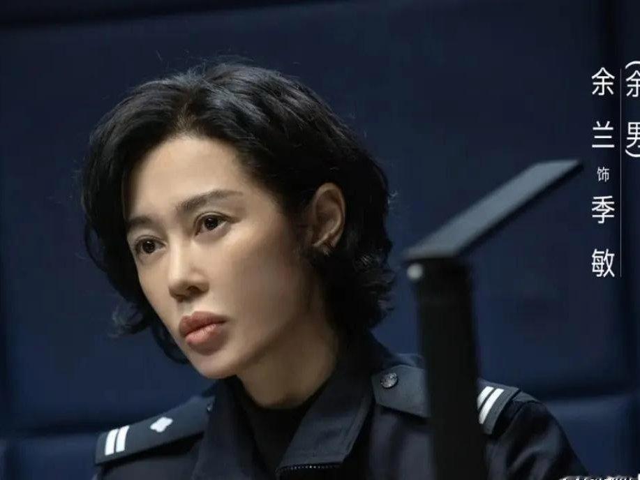 指责季敏出轨的人没有看到她是全剧中唯一一个清醒的人。

《藏锋》中谭彦冒领打死毒