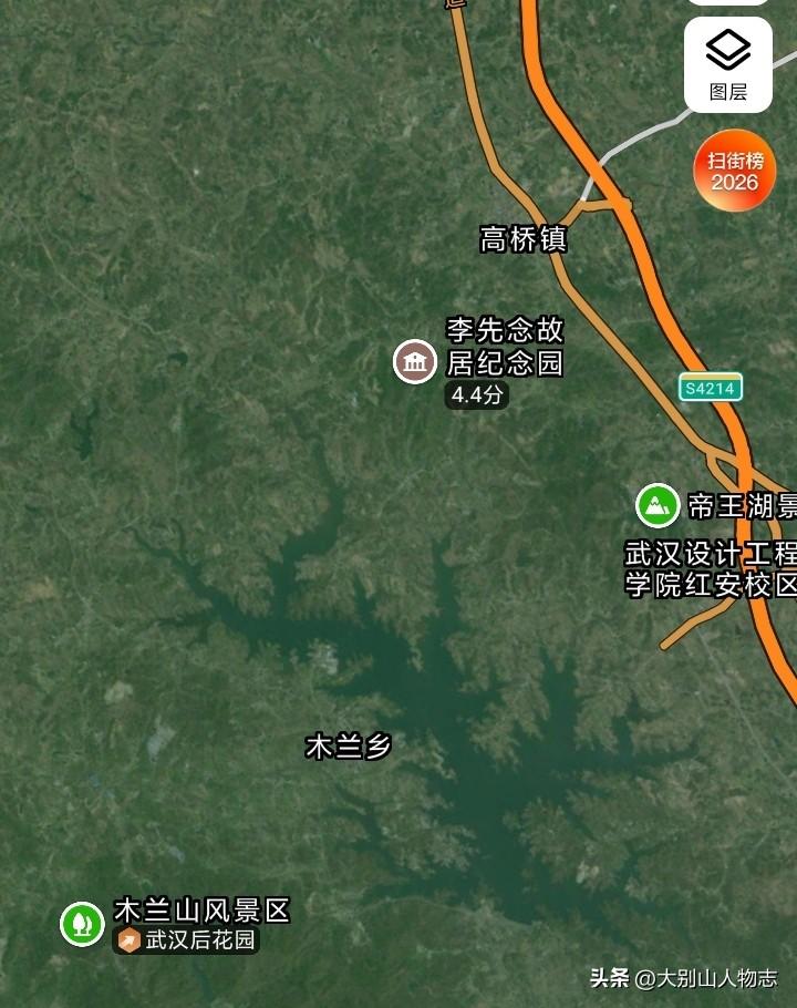 收集和研究大别山的抗战历史，突然发现一件奇怪的事：
1938年日军突破大别山防线