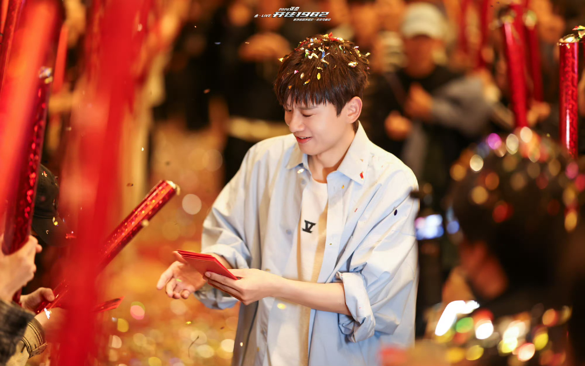 张杰工作室文案 用2010年的《今生今世》串起回忆，时间线就是最好的证明。细节控