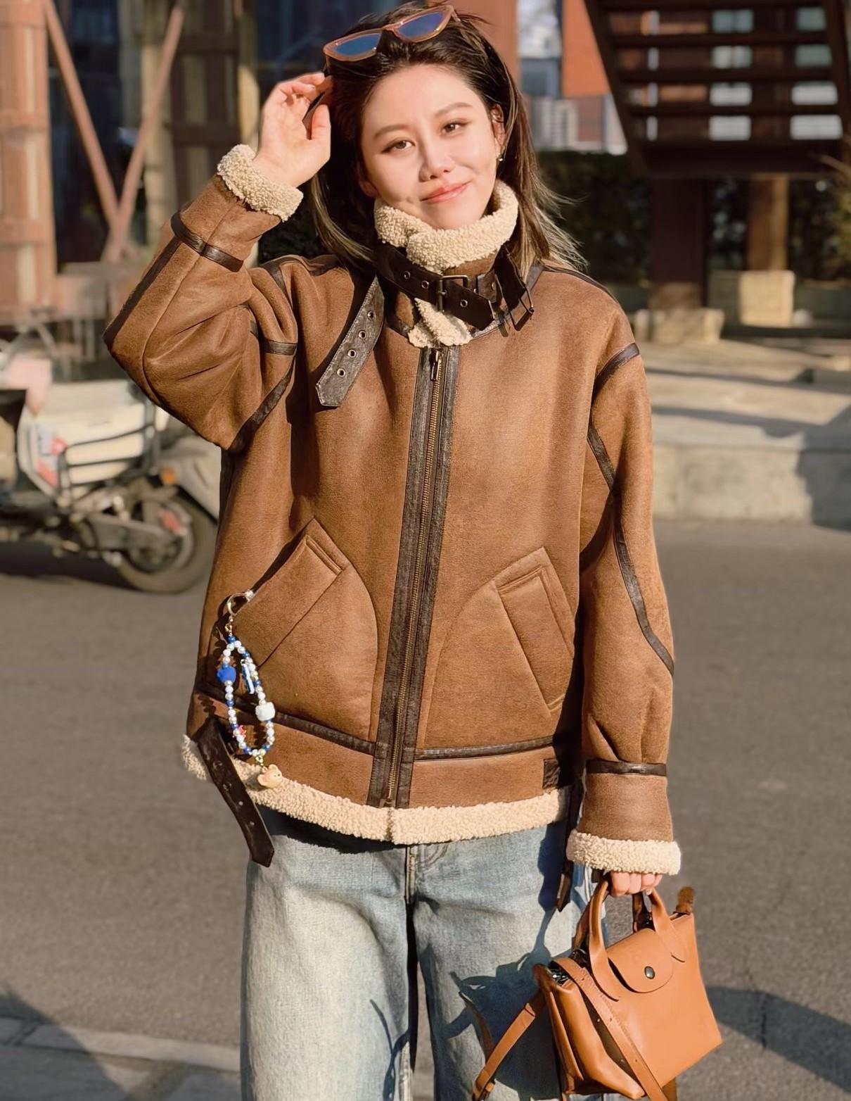 天呐！

这竟然是陈幸同

真的太美了，估计球迷们都认不出来，场上是冷静算球的运