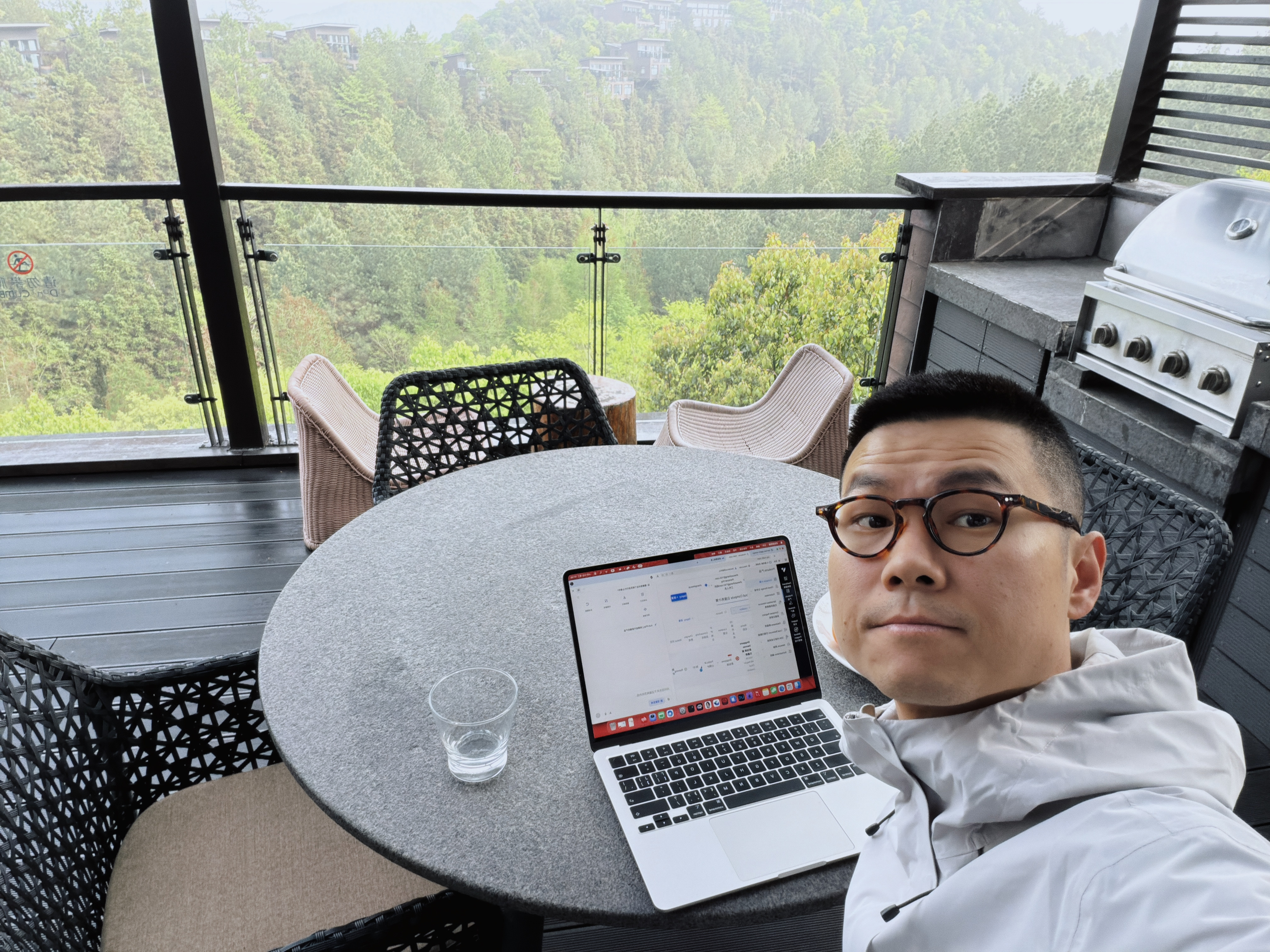 连续几天早上都是5:30、6点起，确实跟其他同事对接工作，9点以后要多出两三个小