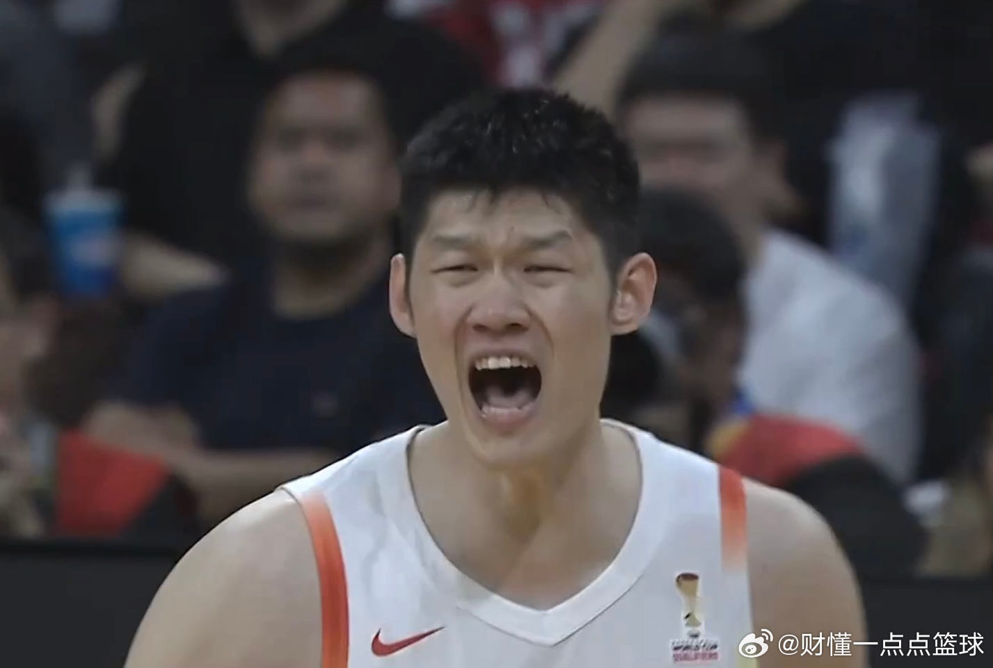 世预赛的赛场从不会缺少心跳，当中国男篮一度落后中国台北队11分，当球迷的心提到嗓