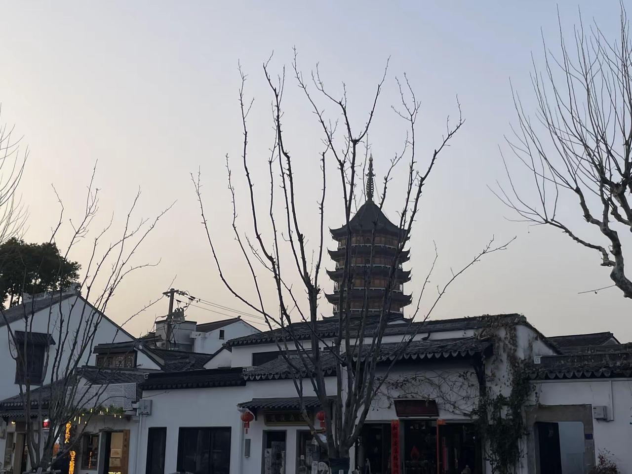 眺望对面的塔 烟雨江南