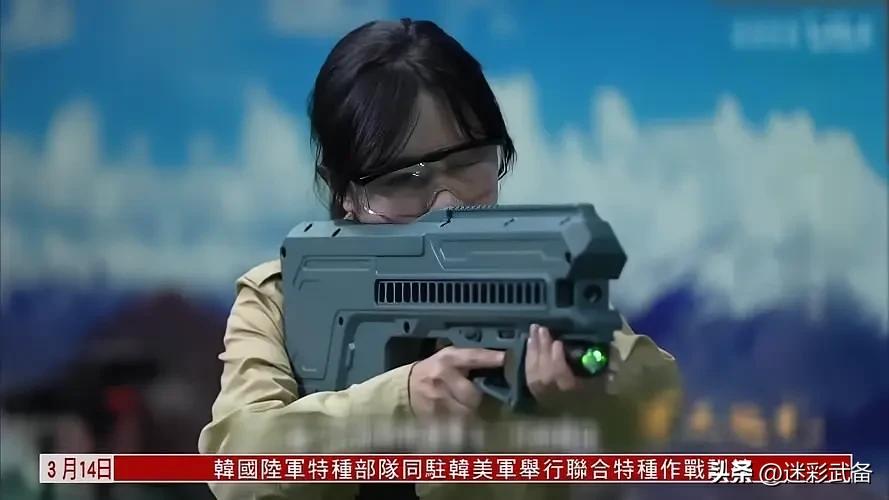 单兵电磁枪距离上战场路途有多远？核心问题形成坚固壁垒！
        年初央视