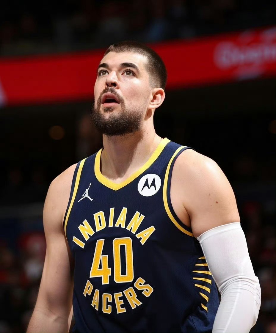 快船把祖巴茨交易至步行者步行者将马瑟林送到了快船 步行者得到 “ 祖巴茨 科比布