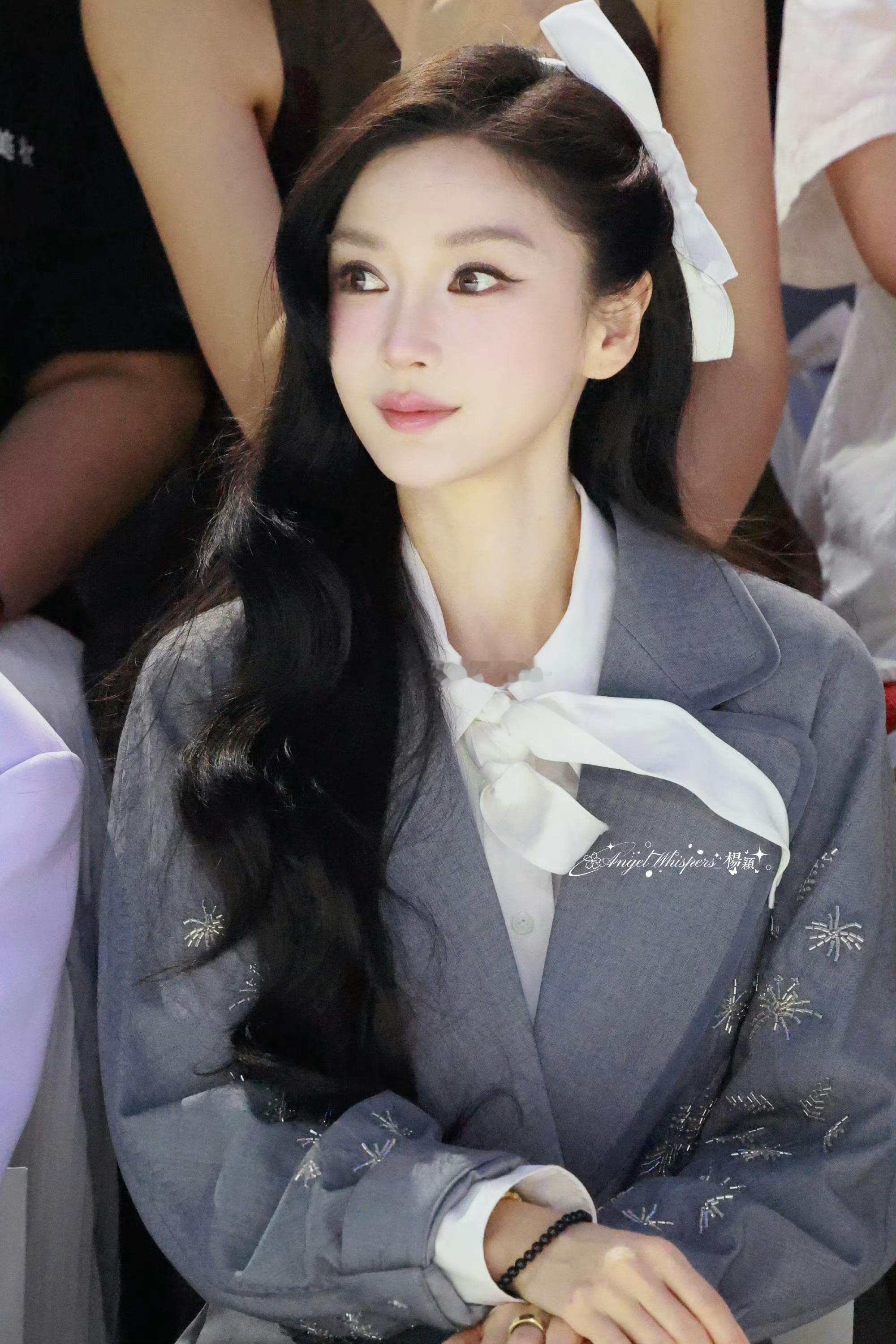 angelababy angelababy "鸣声四起蝉聚集在四面八方但蝉已知那