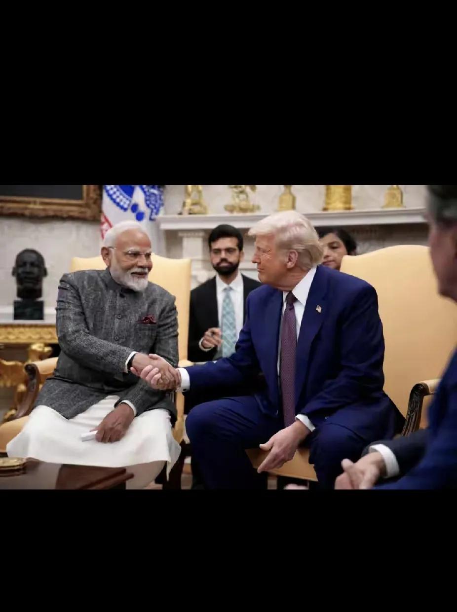 印度外交大翻车！亲手把南亚民心推给中国
 
各位老铁，今儿唠印度的外交笑话！自诩