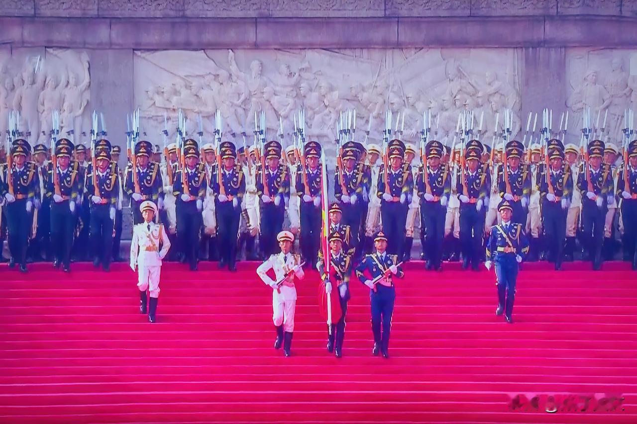 观九三大阅兵有感
猎猎军旗映日飘，赳赳步伐破尘嚣。
银鹰掣电穿云疾，铁甲惊雷动地