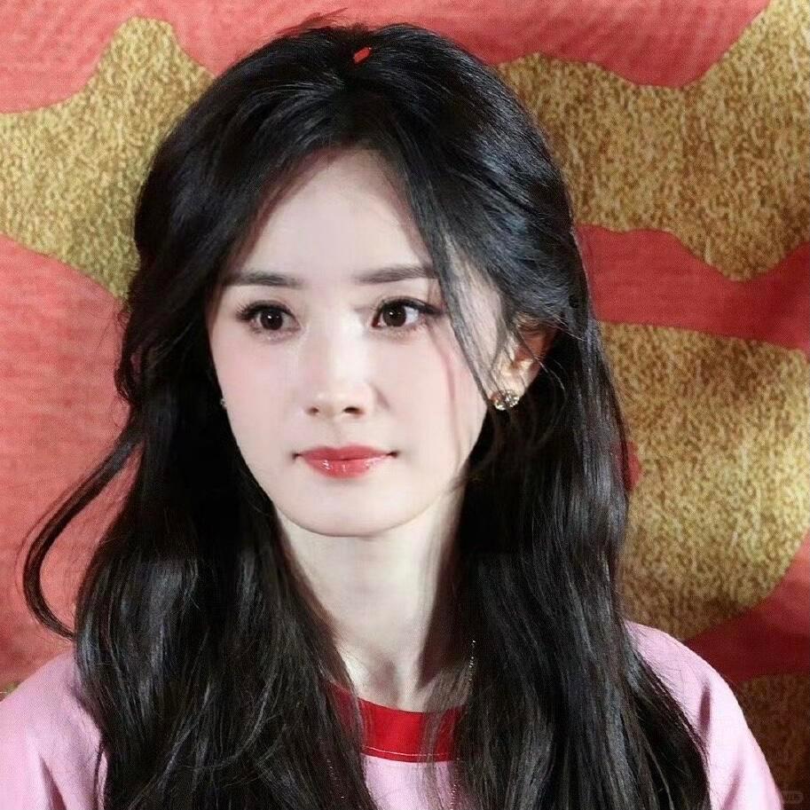 今天参加《长安的荔枝》路演的大学生杨幂💕杨幂今天好粉 ​​​